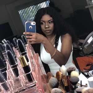 Meet your Posher, Chassiti